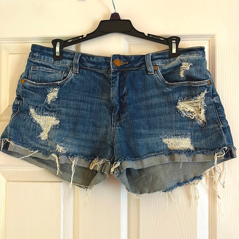 Adorable jean shorts!
